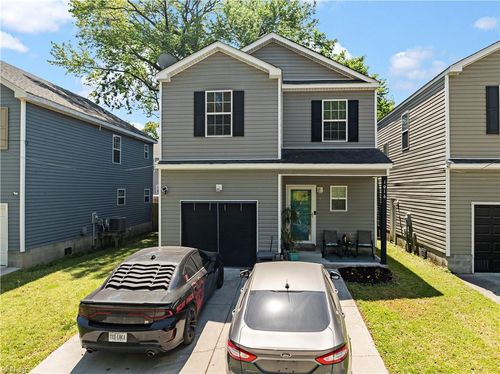 1016 Middle St, Chesapeake, VA, 23324-1142 | Card Image