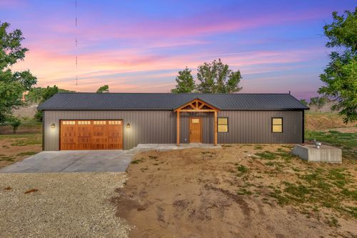 721 Palamino Trl, Hutchinson, KS, 67501-9698 | Card Image