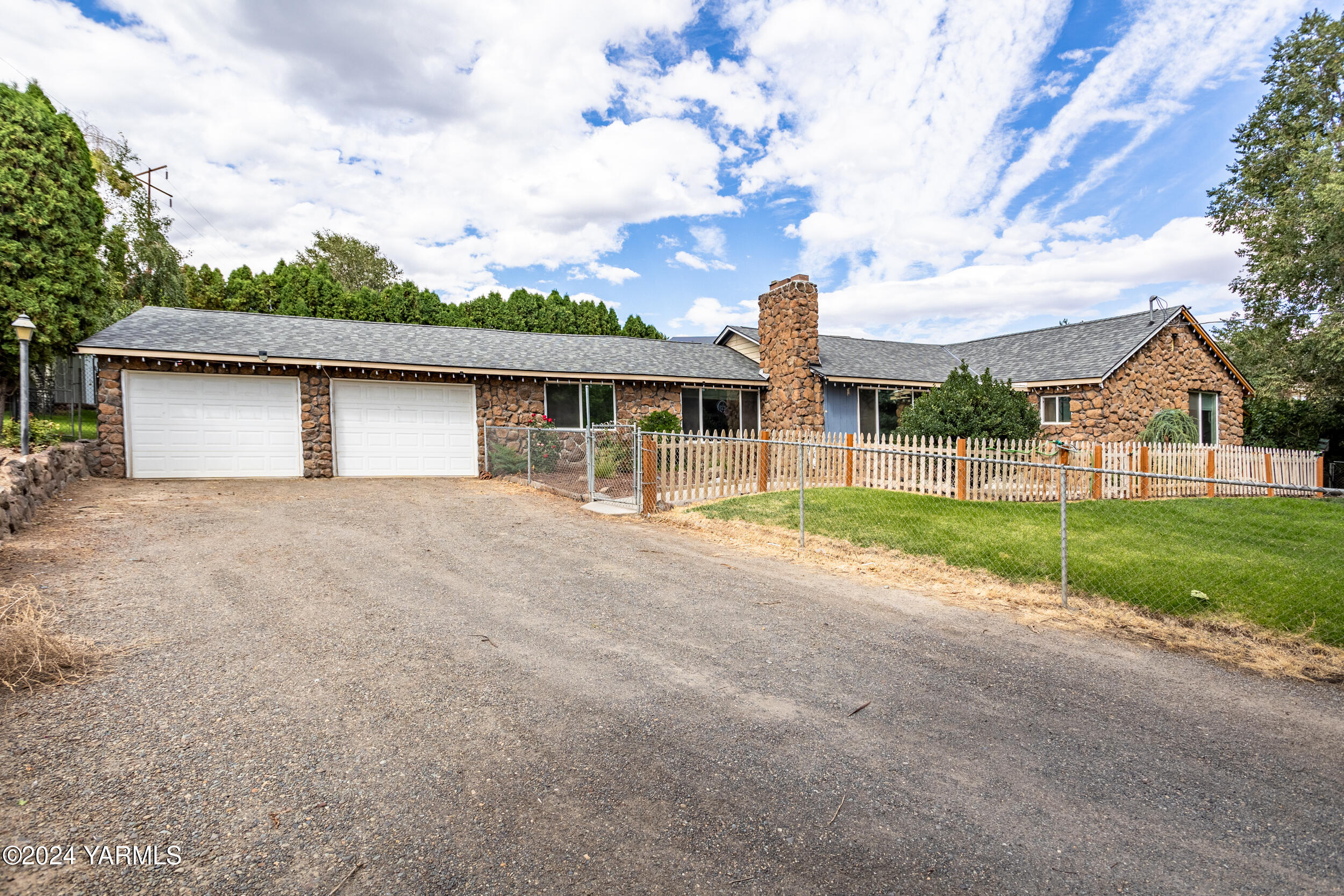 Englewood Ave, Yakima, WA 98908