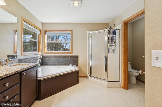 24_28942DawsonAve_168_PrimaryBathroom_Large.jpg | Image 13
