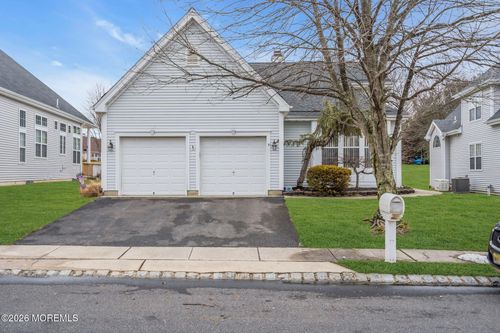 82 Mirage Blvd, Barnegat, NJ, 08005-5516 | Card Image