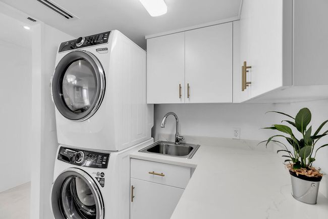 Laundry Room | Image 22