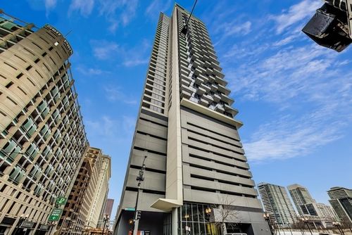 unit-3817-235 W Van Buren St, Chicago, IL, 60607-3943 | Card Image