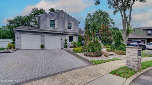 5 Bugle Ct, Howell, NJ, 07731-1649 | Card Image