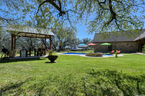 204 Fawn Ln, Floresville, TX, 78114-6279 | Card Image