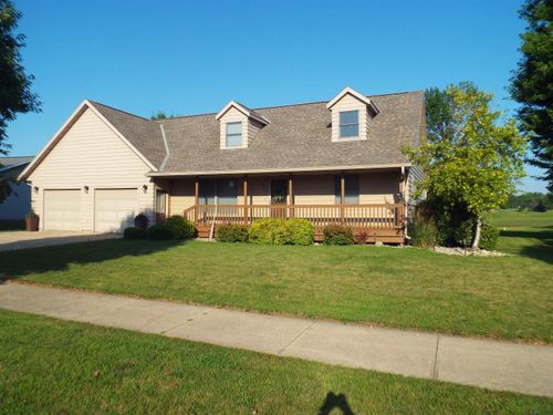 557 Golf View Dr, Sibley, IA, 51249-1409 | Card Image