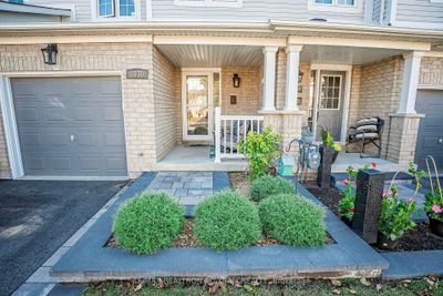 1030 Southport Dr, Home with 3 bedrooms, 4 bathrooms and 3 parking in Oshawa ON | Image 3