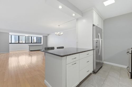 11j-9 Hawthorne Pl, Boston, MA, 02114-2327 | Card Image
