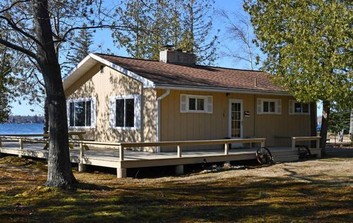 7941 E Cedar Lake Dr, Greenbush, MI, 48738-9211 | Card Image