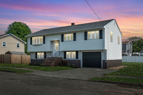 15 Canterbury Dr, Peabody, MA, 01960-1706 | Card Image