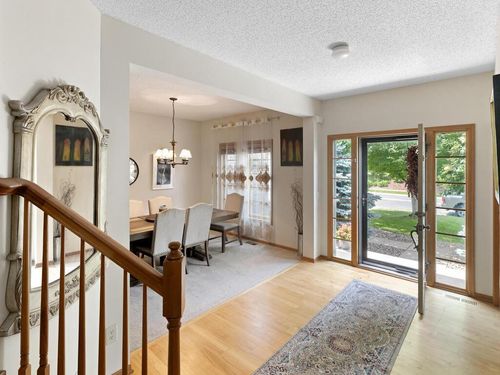630 Carver Bluffs Pkwy, Carver, MN, 55315-9516 | Card Image