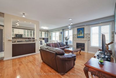 8 Dairy Ave, House other with 5 bedrooms, 5 bathrooms and 4 parking in Richmond Hill ON | Image 3