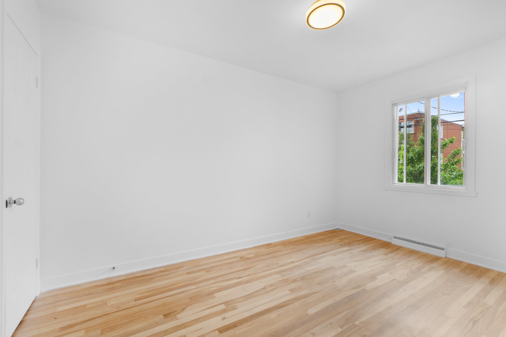 Residential Lease in Montréal (Anjou) 3