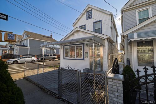 127 107th Ave, South Richmond Hill, NY, 11419-3004 | Card Image