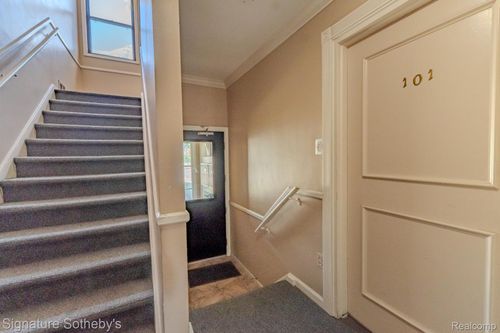 apt-101-25835 Woodward Ave, Royal Oak, MI, 48067-0949 | Card Image