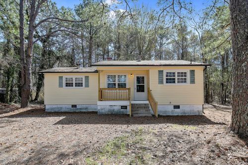 558 Horseshoe Rd, Fayetteville, NC, 28303-2563 | Card Image