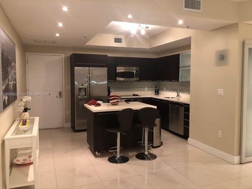 3802-90 Sw 3rd St, Miami, FL, 33130-2995 | Card Image