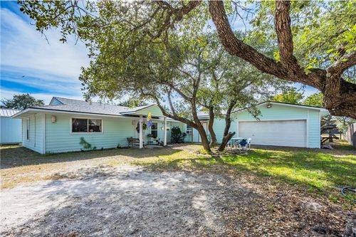 5 Circle Lake Dr, Rockport, TX, 78382-7986 | Card Image