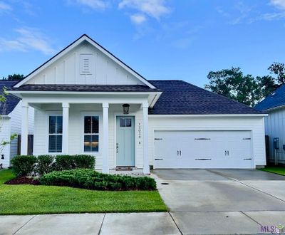 15030 Vintage Jade Ct, House other with 3 bedrooms, 2 bathrooms and null parking in Baton Rouge LA | Image 1