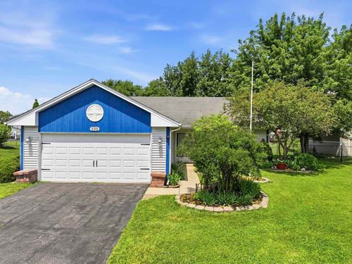 592 Bluff St, Carol Stream, IL, 60188-1632 | Card Image