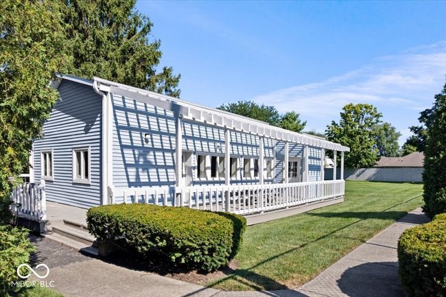 11264 Fonthill Dr, Condo with 2 bedrooms, 3 bathrooms and null parking in Indianapolis IN | Image 33