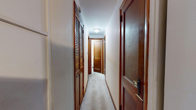 Hallway to Bedrooms and Bathroom | Image 12