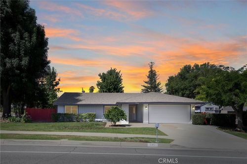 540 Lakeside Ave, Redlands, CA, 92373-5761 | Card Image