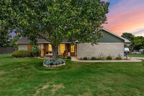 101 Brown Dr, Eddy, TX, 76524-3300 | Card Image