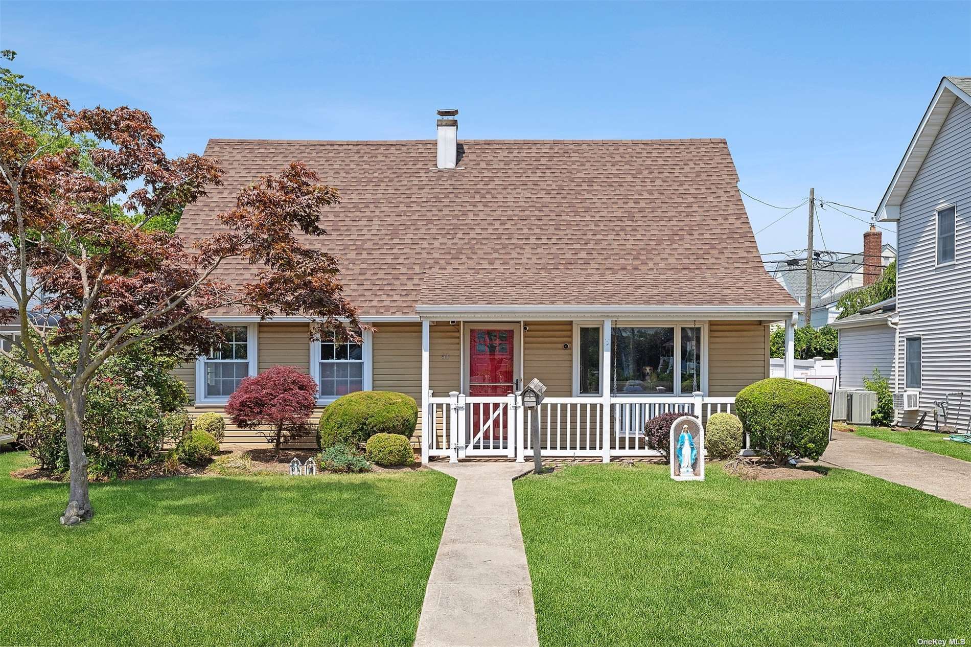 Hewlett Point Ave, East Rockaway, NY 11518