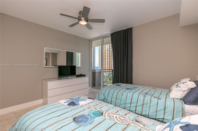 APT-1005 - 17555 Atlantic Blvd, Condo with 2 bedrooms, 2 bathrooms and null parking in Sunny Isles Beach FL | Image 19