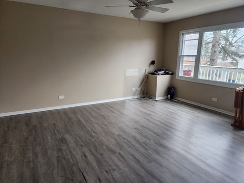 1325 Glenview Ct, Round Lake Beach, IL, 60073-2049 | Card Image