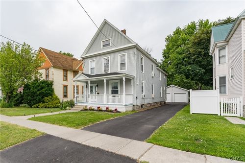 147 Park Ave, Watertown, NY, 13601-4015 | Card Image