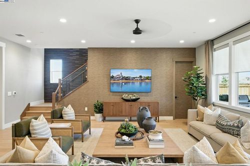 1683 Wren St, Pleasanton, CA, 94588 | Card Image