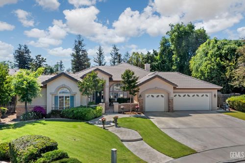 10415 Camino Media, Bakersfield, CA, 93311-4945 | Card Image