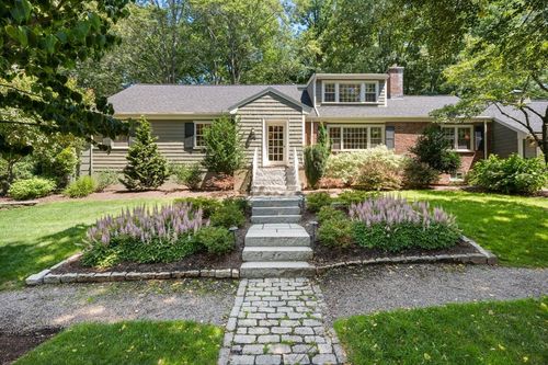 44 Valley Rd, Chestnut Hill, MA, 02467-1845 | Card Image