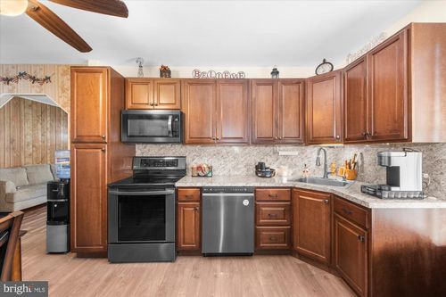 1834 N Main St, BECHTELSVILLE, PA, 19505-9461 | Card Image