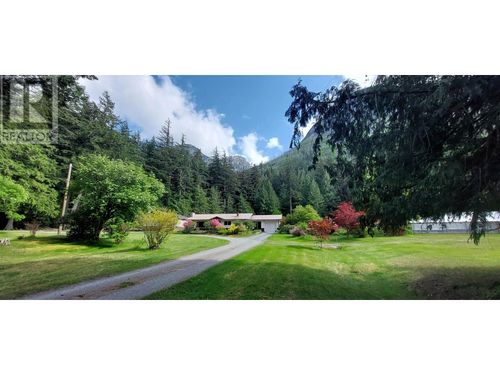 1405 Mackenzie St, Bella Coola, BC, V0T1C0 | Card Image