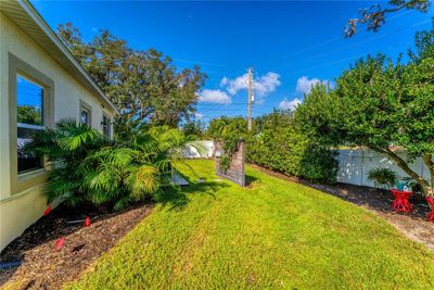 1301 Independence Lane, House other with 3 bedrooms, 2 bathrooms and null parking in Mount Dora FL | Image 3