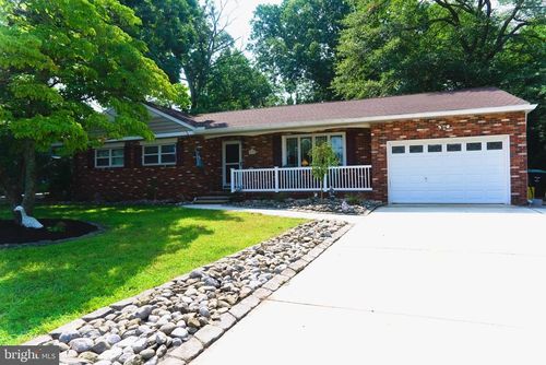 23 Summit Ave, BERLIN, NJ, 08009-2212 | Card Image