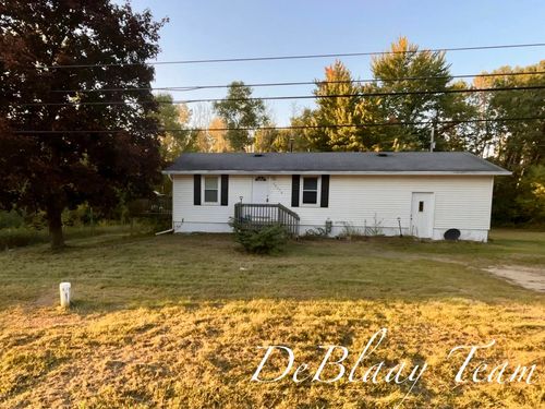 20370 W Howard City Edmore Rd, Howard City, MI, 49329-9167 | Card Image