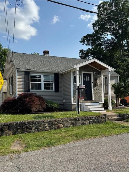 81 Waumsett Ave, Cumberland, RI, 02864-5815 | Card Image