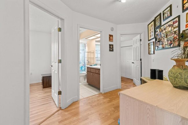 Guest Hallway which can be Closed off by Pocket Door | Image 28