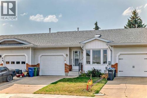 38 Cosgrove Cres, Red Deer, AB, T4P2W4 | Card Image
