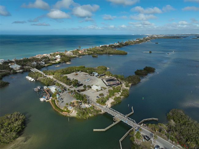 304 Pine Run Dr, Condo with 2 bedrooms, 2 bathrooms and null parking in OSPREY FL | Image 57