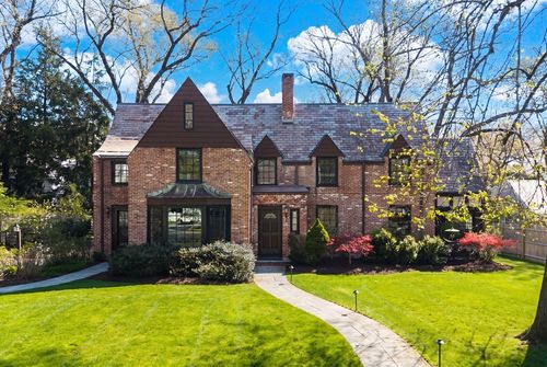 28 Emerson Rd, Wellesley, MA, 02481-3420 | Card Image