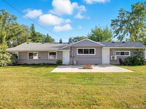 2075 Gulliver Dr, Troy, MI, 48085-1031 | Card Image