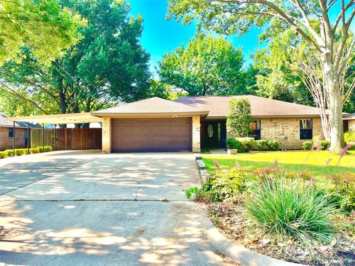 1328 Kings Row, Denton, TX, 76209-1233 | Card Image