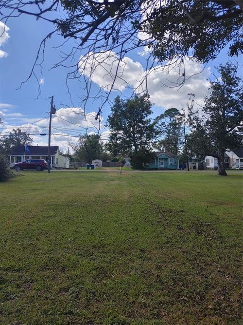 000 Pecan St, Sweeny, TX, 77480 | Card Image