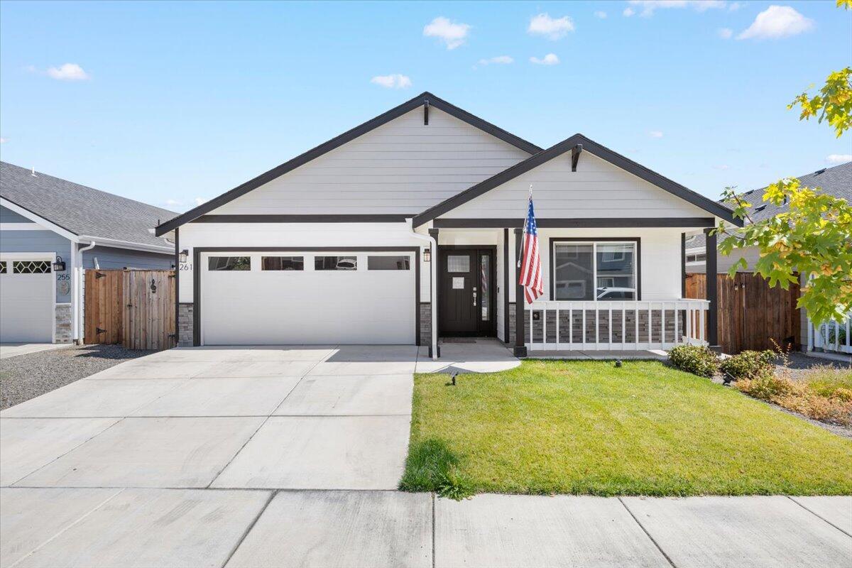 Reanna Way, Medford, OR 97501