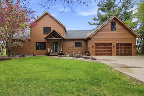E8200 260th Ave, Elk Mound, WI, 54739-9056 | Card Image